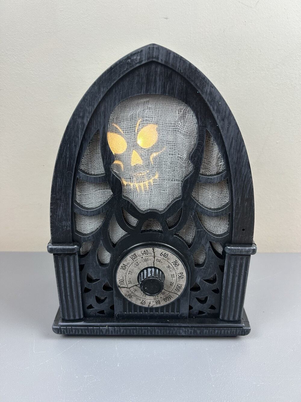 Gray Animated Skull Radio Lights Sound Table Decoration Spooky Antique Vibe